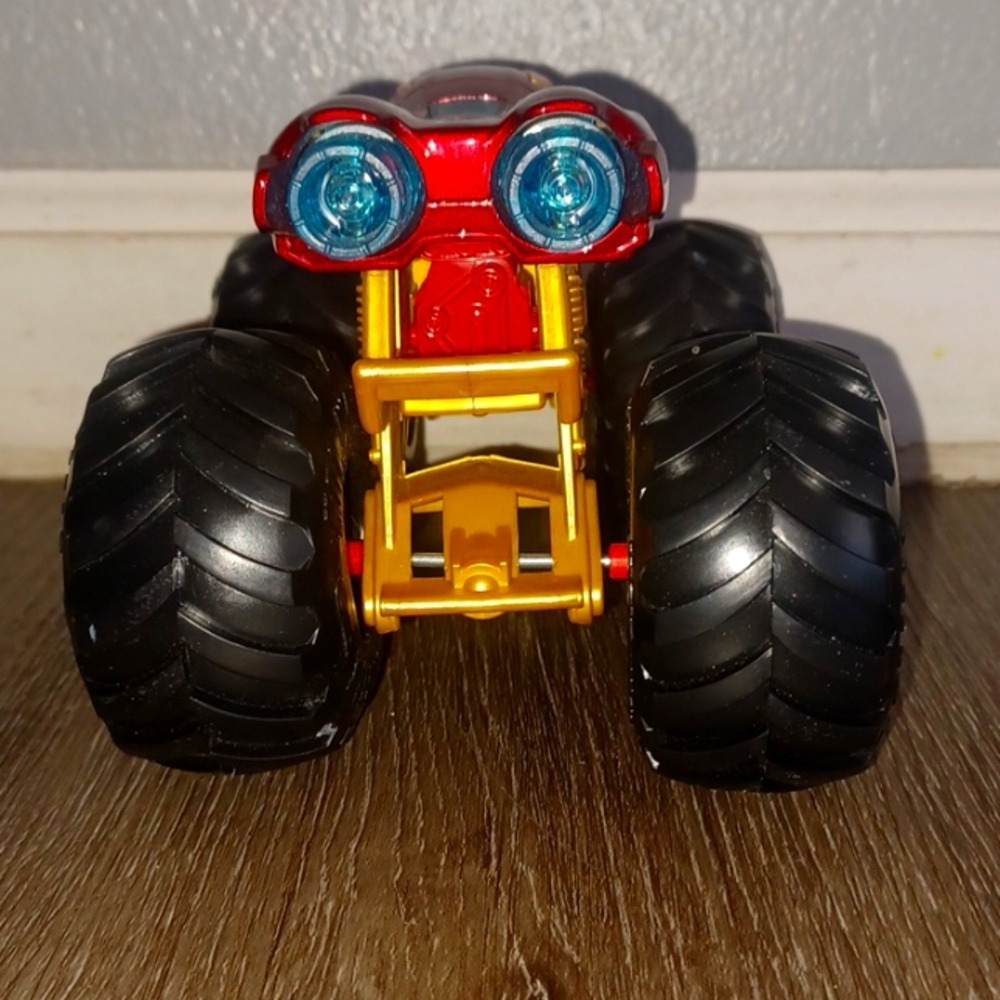 Pre-Owned Hot Wheels Monster Trucks Iron Man (1:24) - Picture 3 of 4